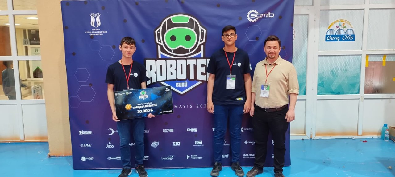 konyadaki-lise-robotek-teknoloji-ve-robot-olimpiyatlarinda-birinci-oldu-2.jpg
