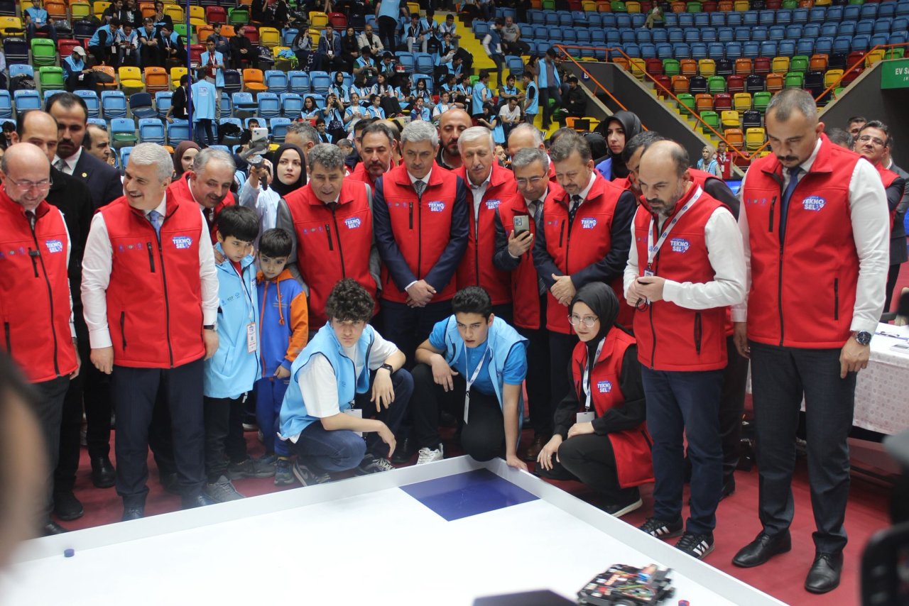 tekno-sel-2025-teknoloji-ve-robot-yarismasi-2.jpg