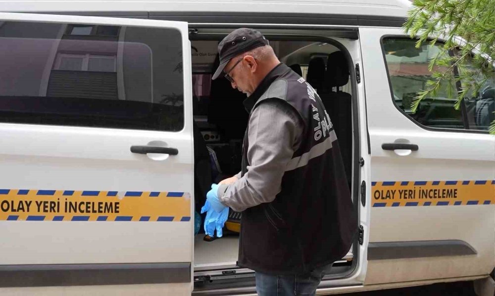 Çilingirle girdiği evde hayatının şokunu yaşadı