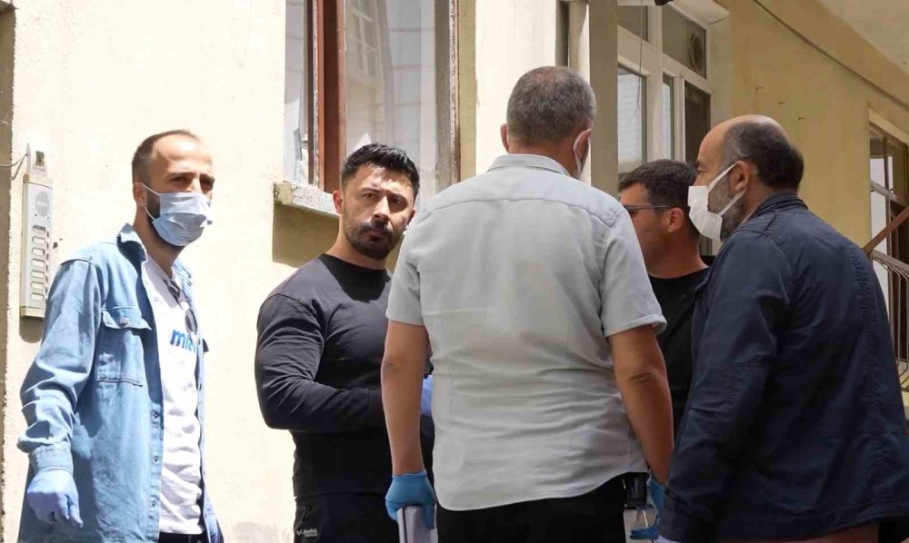 Çilingirle girdiği evde hayatının şokunu yaşadı