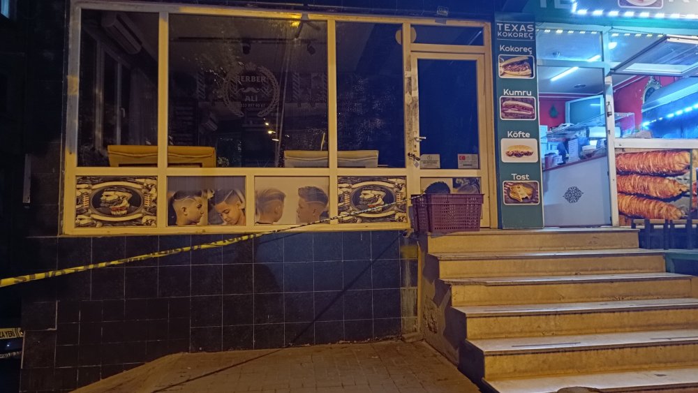 Berber dükkanında yapılan silahlı saldırıda çırak öldü