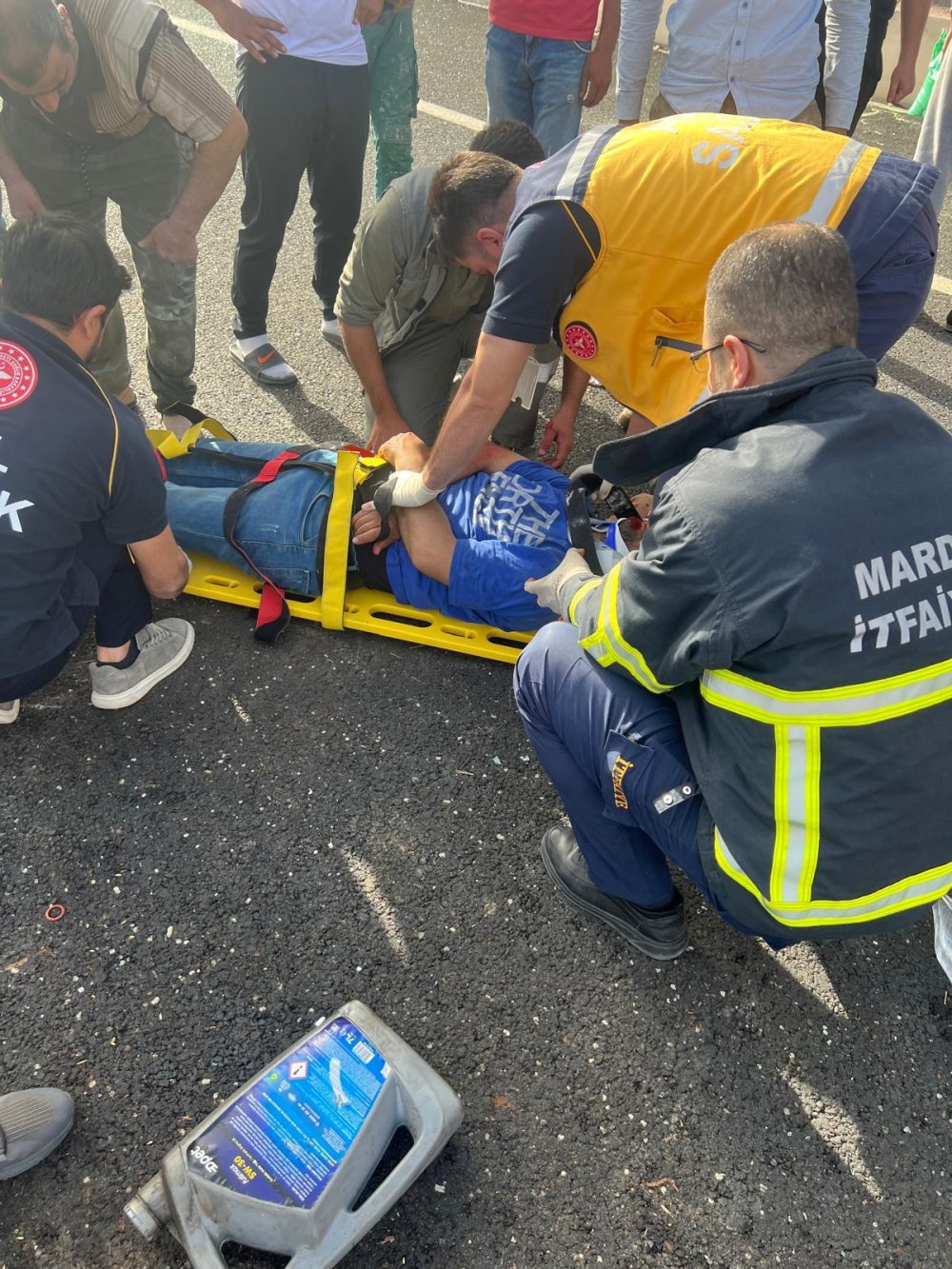 Otomobil ile traktör çarpıştı; 3 yaralı