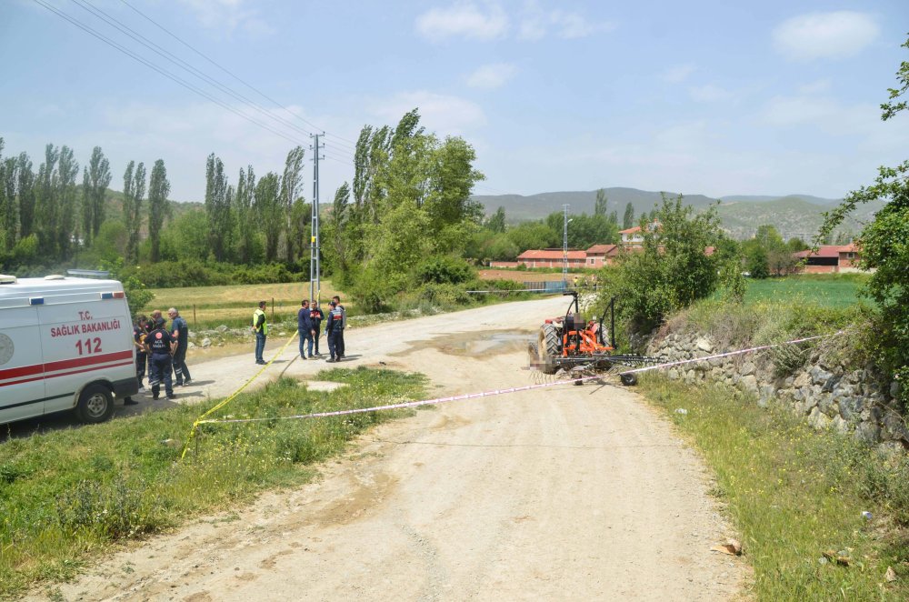 Tarladan dönen çift tabanca ile öldürüldü