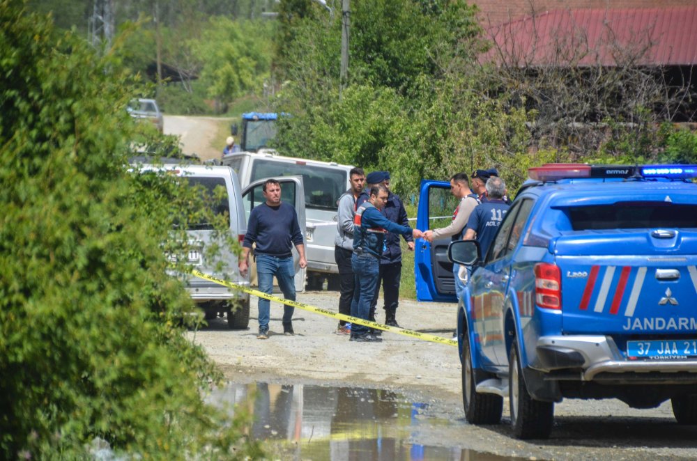 Tarladan dönen çift tabanca ile öldürüldü