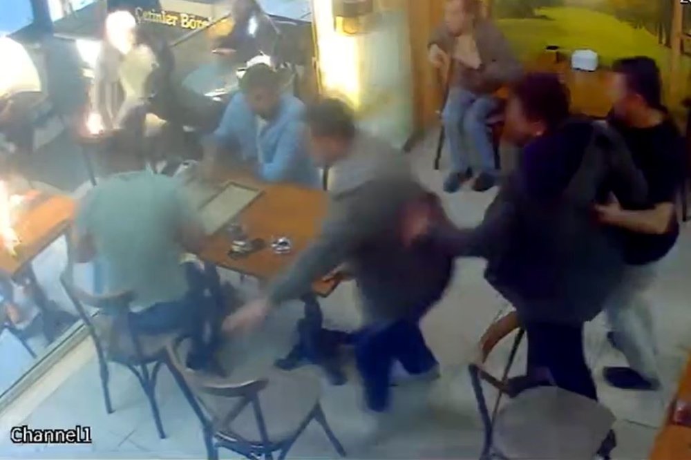 Deprem sandılar, sokağa döküldüler