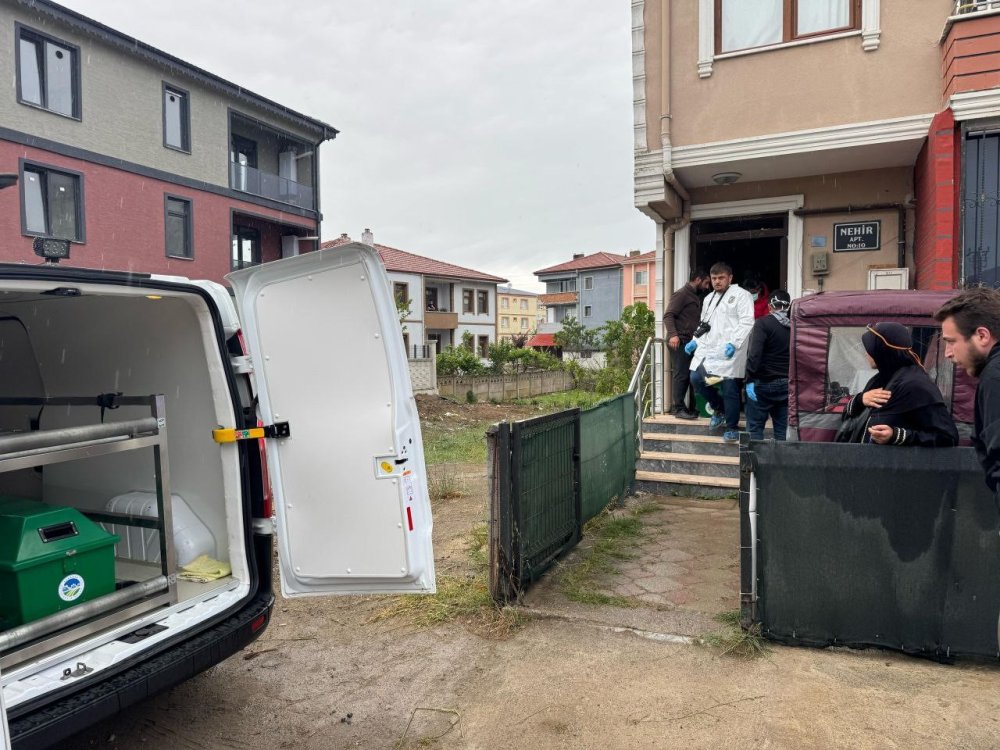 Eski oyuncu evinin balkonunda ölü bulundu