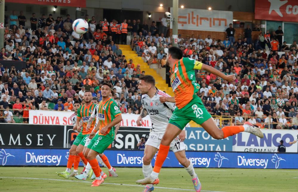 alanyaspor-ozguvenli-gelecek.jpg