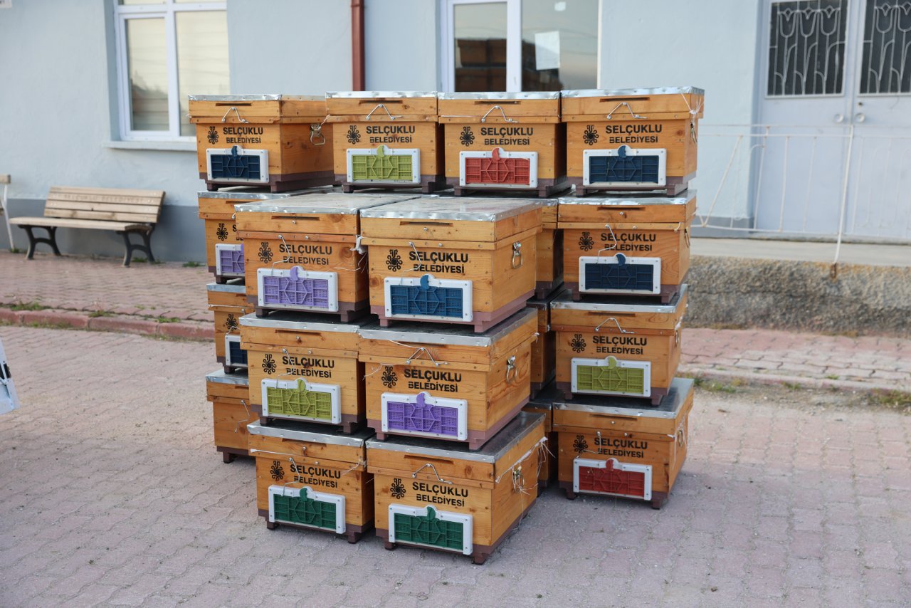 selcuklu-belediyesi-yuzde-50-hibeli-arili-kovan-destegi-3.jpg