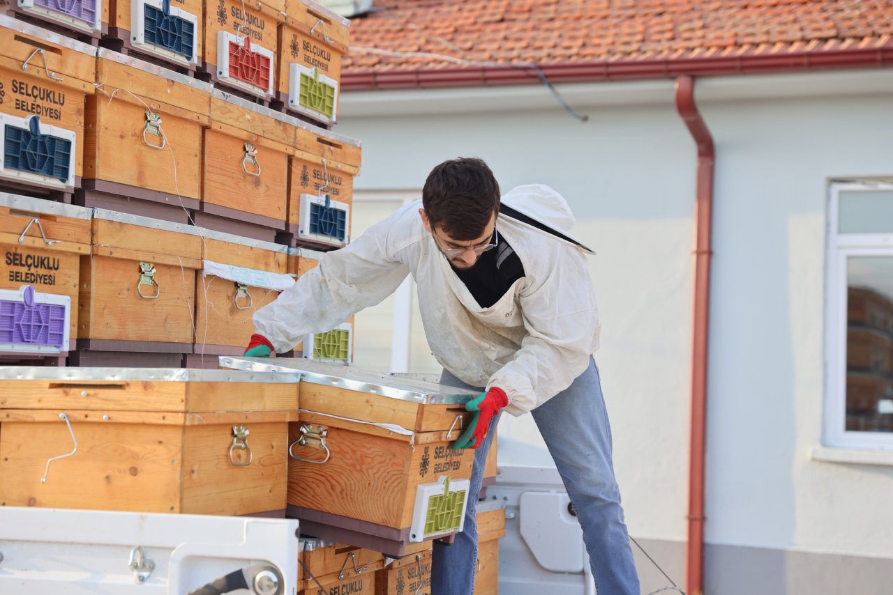 selcuklu-belediyesi-yuzde-50-hibeli-arili-kovan-destegi-4.jpg