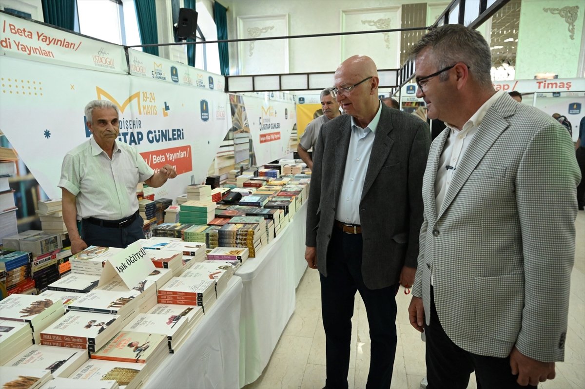 seydisehir-5-kitap-gunleri-acildi.jpg