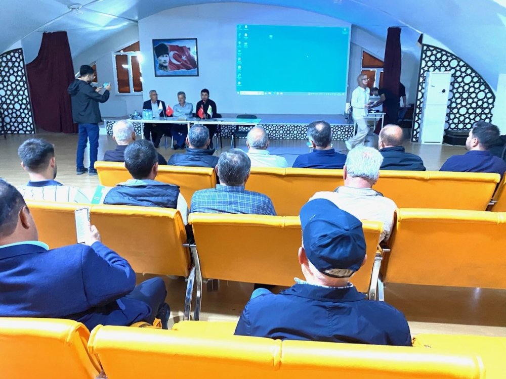 Konya'da kurağa ve soğuğa dayanıklı bitki için üretici bilgilendirildi