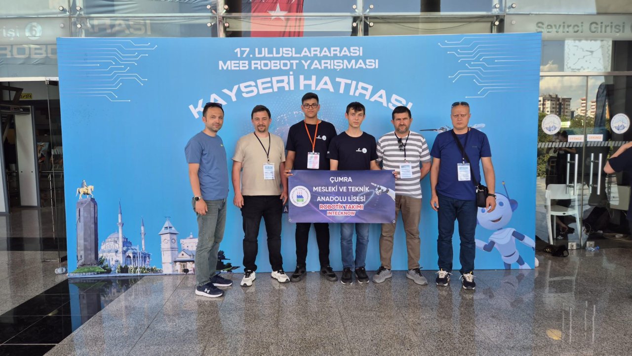 konya-meb-robot-yarismasinda-turkiye-ikincisi-oldu-2.jpeg