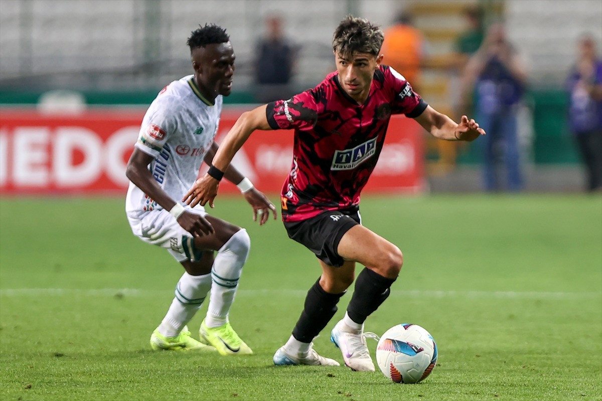 aa-20250525-38080175-38080170-tumosan-konyaspor-corendon-alanyaspor.jpg