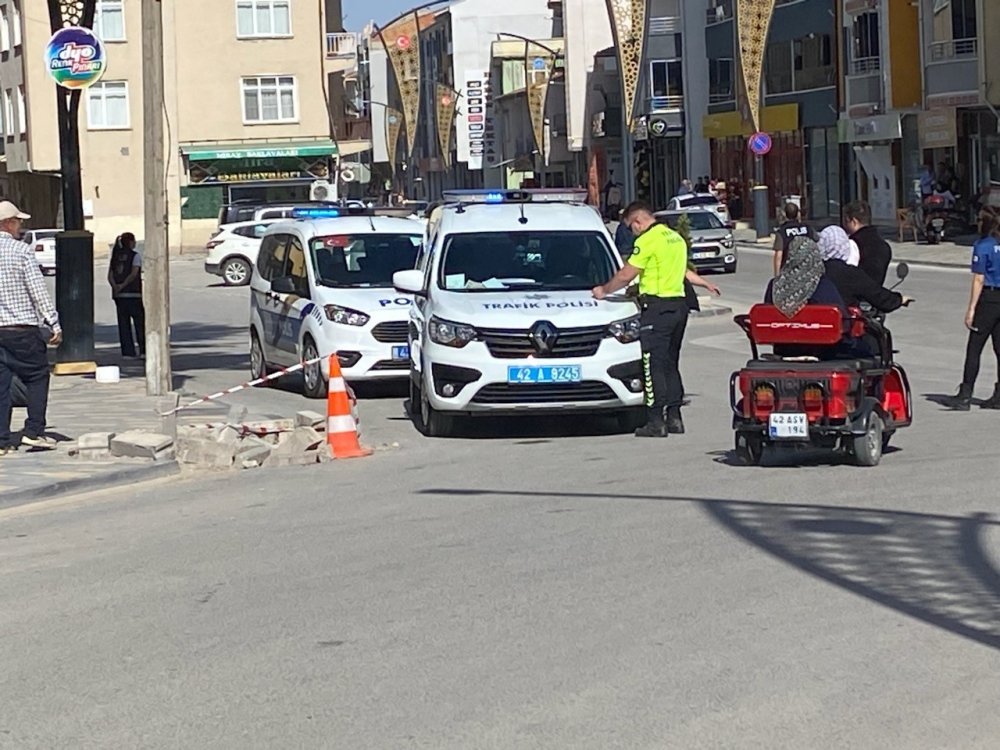 Konya'da trafik ekipleri yasalara uymayan motosiklet sürücülerine göz açtırmıyor