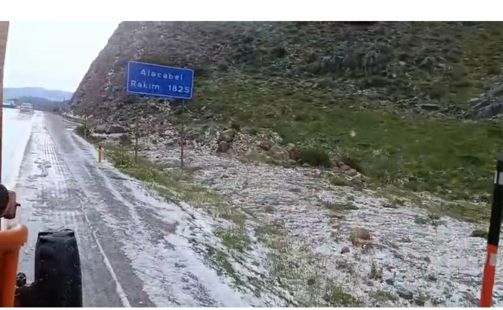 Kar görüntülerini aratmadı... Alacabel beyaza büründü