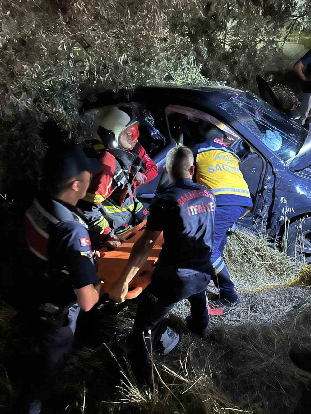 Dört araç zincirleme kazaya karıştı: 1’i ağır 5 yaralı