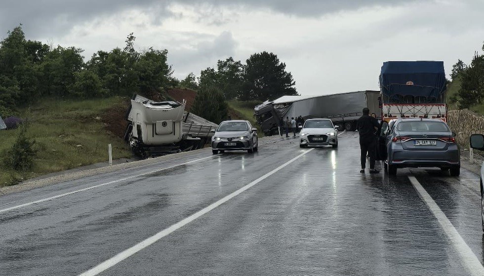Konya’da iki ayrı trafik kazası: 5 yaralı