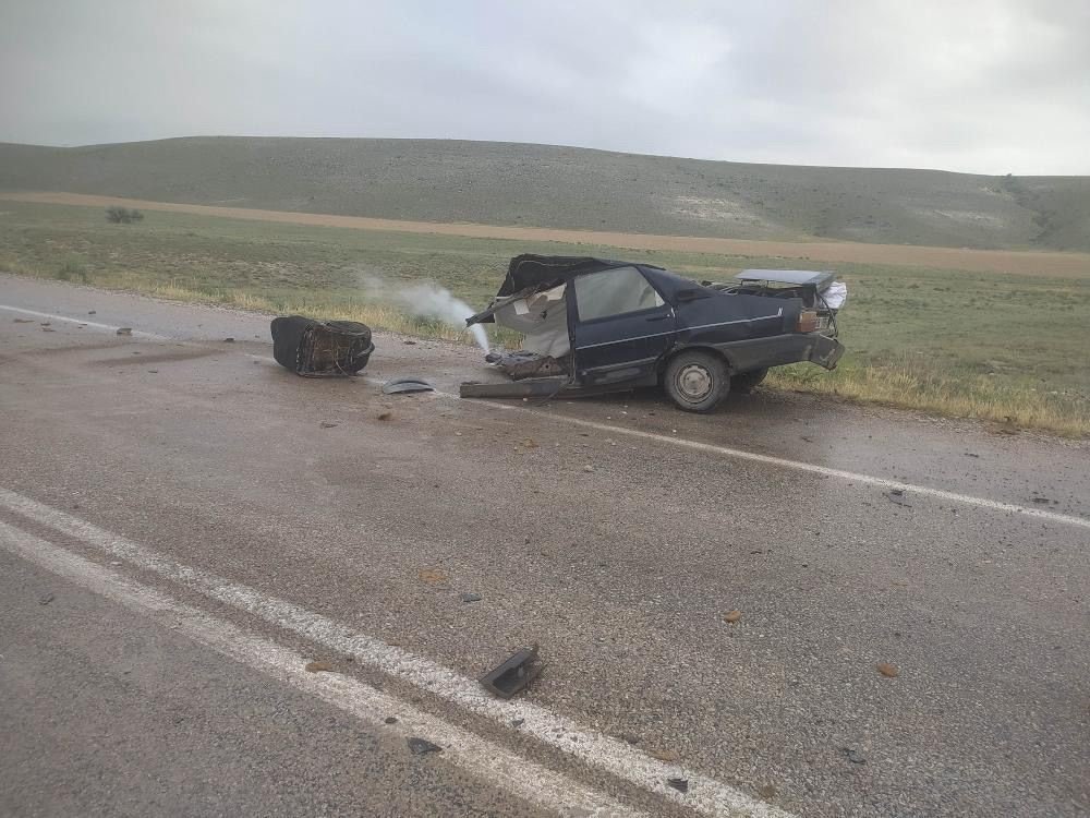Konya yolunda tırla otomobil çarpıştı: 1 ölü