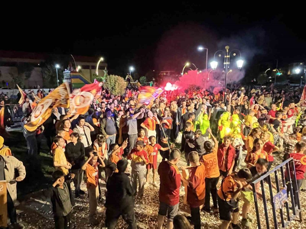 Galatasaray’ın şampiyonluğu kutlandı