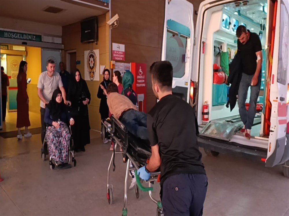 'Yol verme' tartışmasında 1 kişiyi bıçaklayıp, 3 kişiyi de darbetmişti: tutuklandı