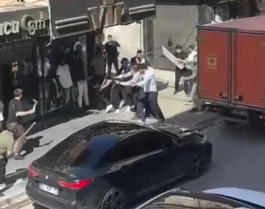 İki grup arasında taşlı sopalı kavga: 3 kişi yaralı