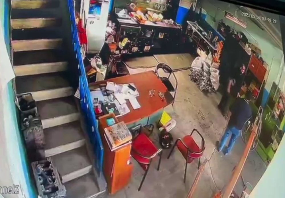 Konya'da sanayide esnaf kavga etti! Çekiçli saldırı kamerada