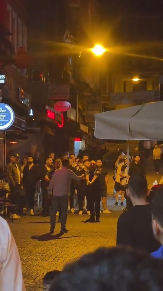 Döner bıçağıyla kendisine zarar verdi