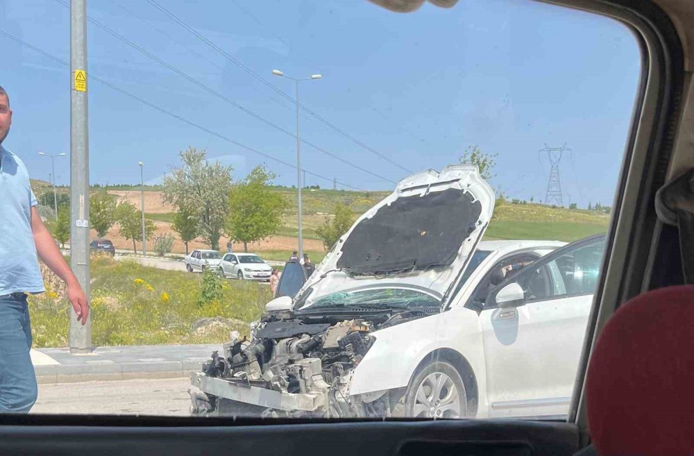 Kafa kafaya çarpıştılar: 8 yaralı