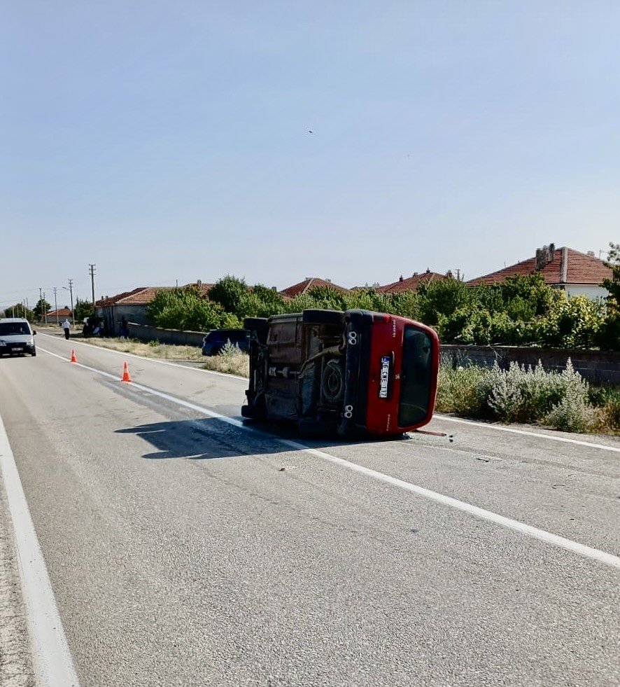 Konya’da otomobil devrildi! Yaralılar var
