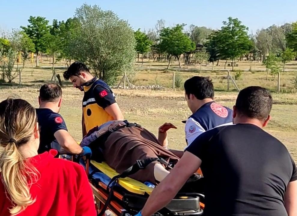 Konya'da virajı alamayan otomobil takla attı: 2 yaralı