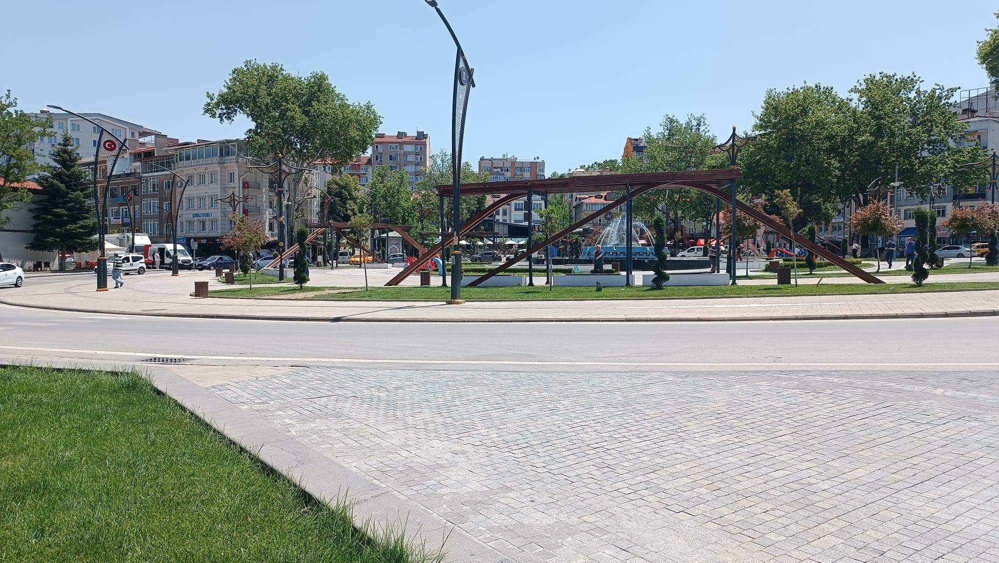 aw473265-03.jpg