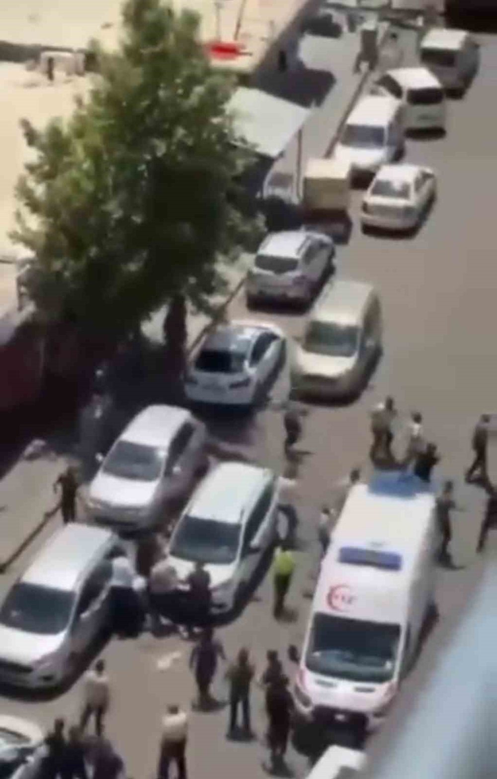 Husumetli aileler arasında kavga: 4 yaralı