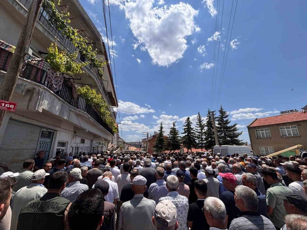 Konya'da kurbanlığını ararken canından olan genç toprağa verildi