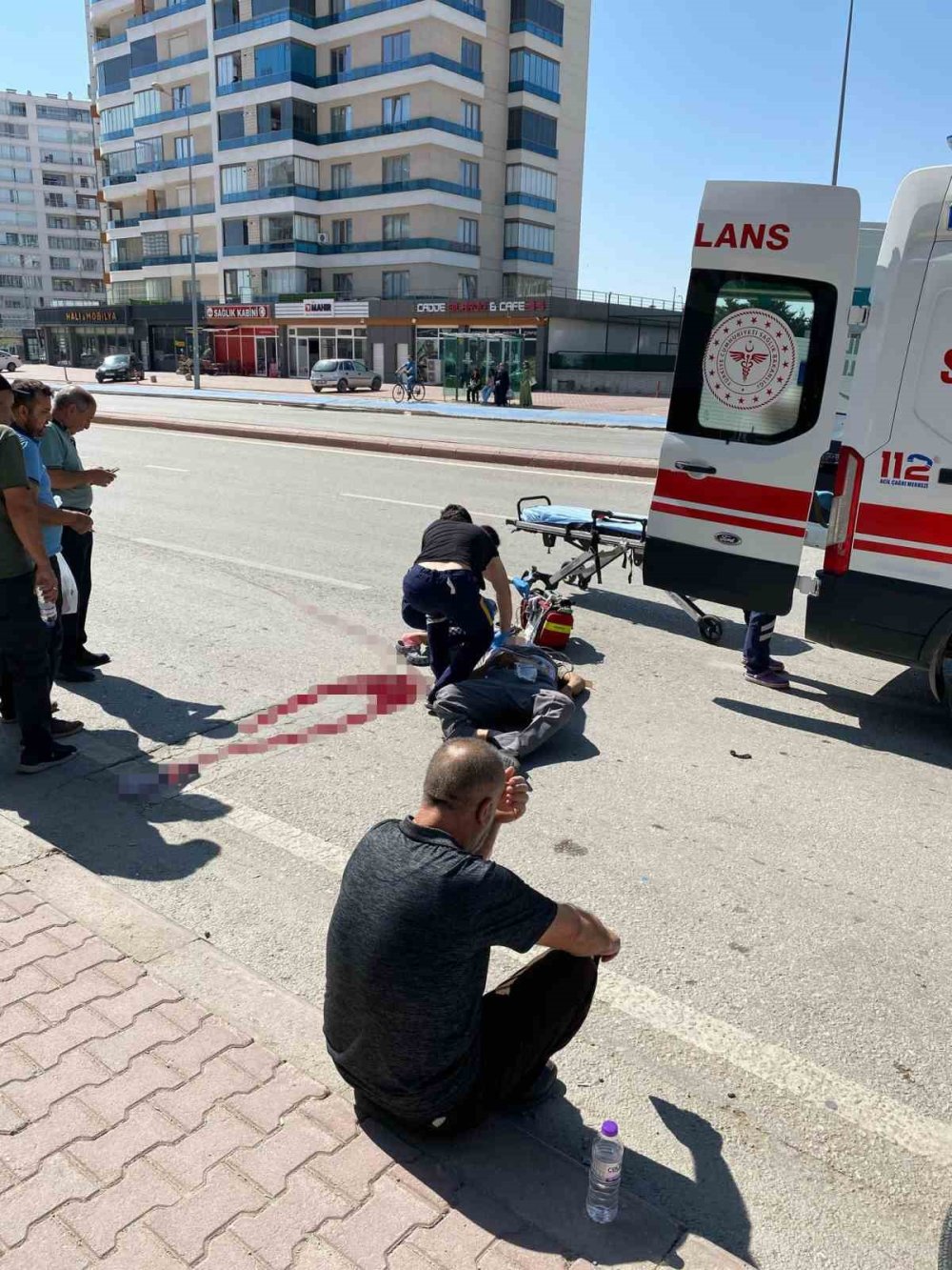 Konya merkezde otomobilin çarptığı bisikletli hayatını kaybetti
