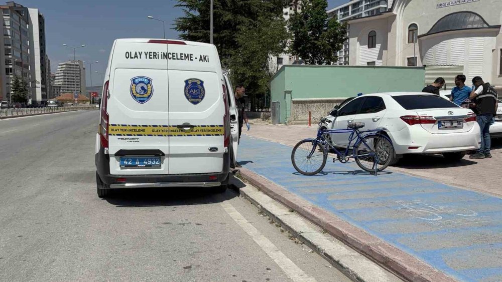 Konya merkezde bisiklet sürücüsünün hayatını kaybettiği kaza kamerada