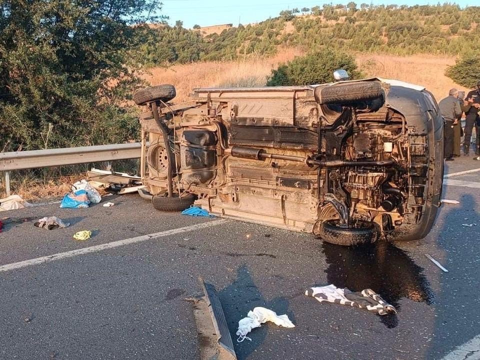 Araç devrildi: 1 ölü, 4 yaralı