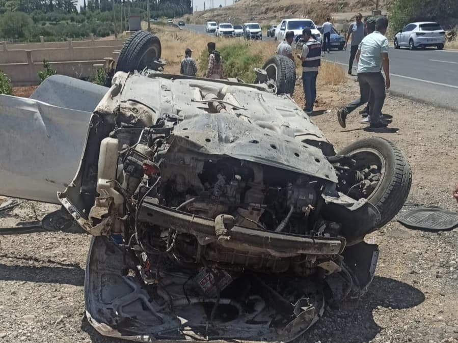 Otomobilden fırladı: 1 ölü, 1 ağır yaralı