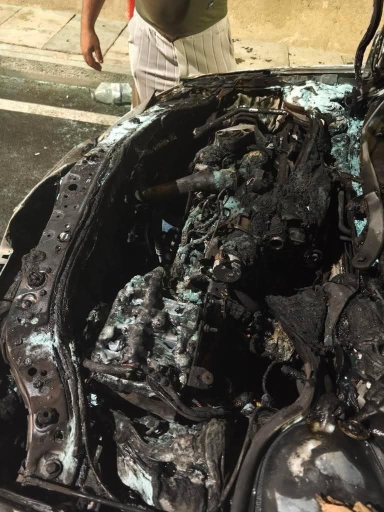 Demirkapı Tüneli’nde alev alan otomobil kullanılamaz hale geldi