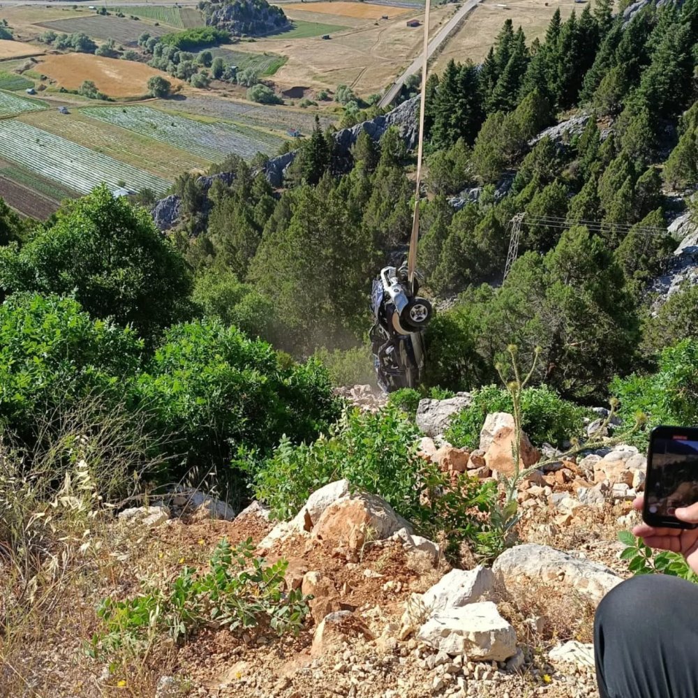 Konya'da kamyonet uçuruma yuvarlandı, sürücü hayatını kaybetti