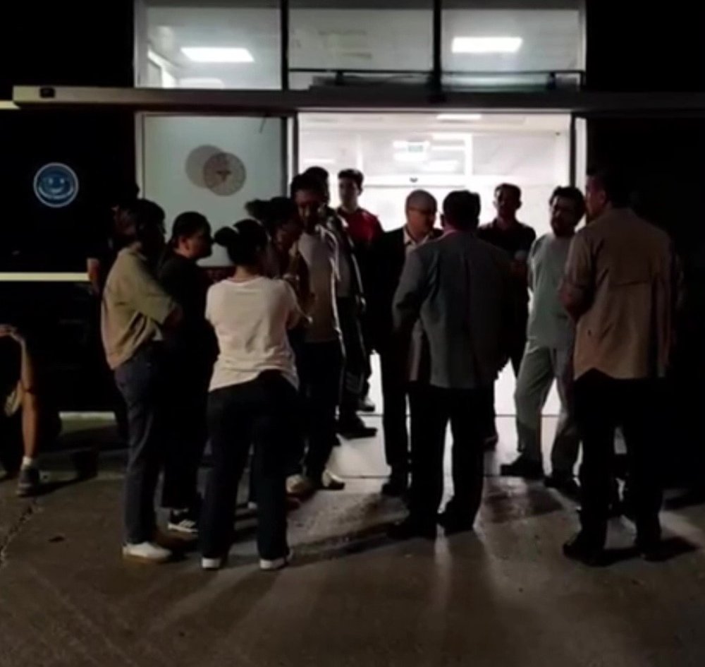 Denizde boğulma tehlikesi geçiren üniversiteli genç hastanede hayatını kaybetti