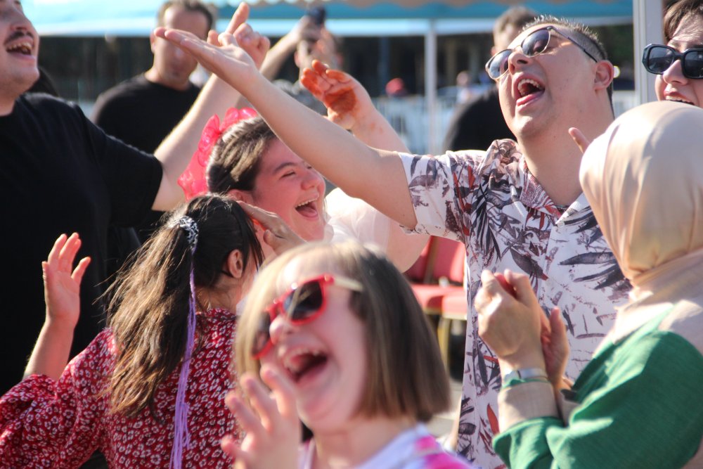 Bakan Göktaş: 5 bin 777 olan engelli kamu çalışanı sayısını 73 bin 800’e çıkardık