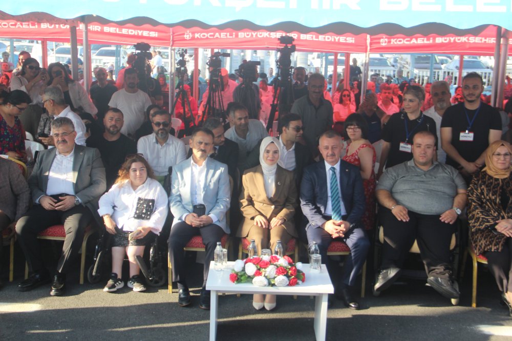 Bakan Göktaş: 5 bin 777 olan engelli kamu çalışanı sayısını 73 bin 800’e çıkardık