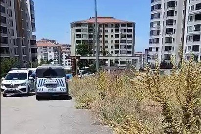 Kadın çadırda ölü bulundu