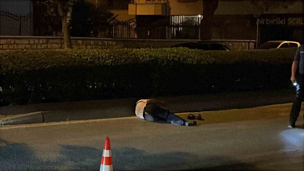 Konya merkezde kaza! Yayaya çarptı, aracını bırakıp kaçtı