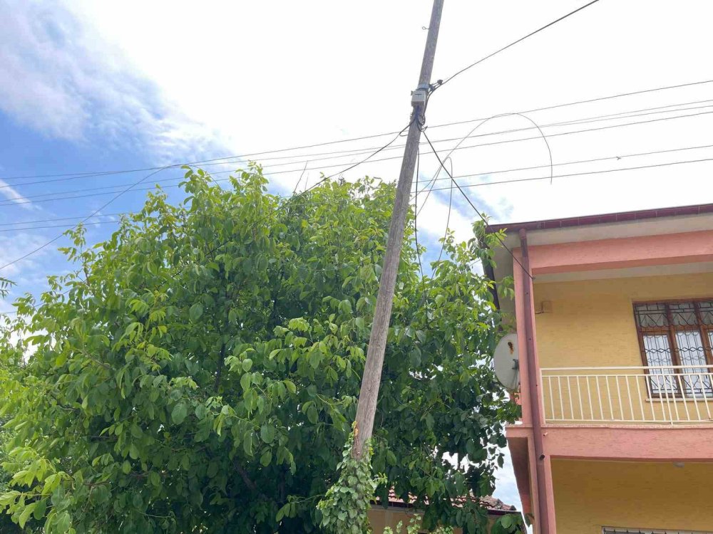 Konya'nın ilçesi elektriksiz kaldı!