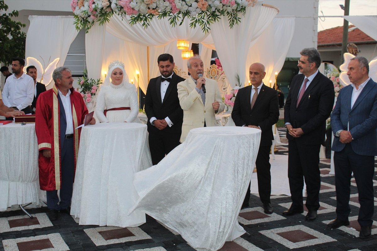 eski-tarim-ve-orman-bakanlari-kirisci-ve-eker-konyada-nikah-sahidi-oldu.jpg