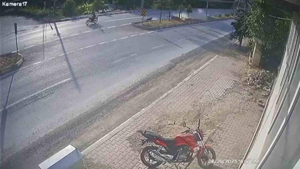 Konya'da motosikletten düşen kişi metrelerce sürüklendi