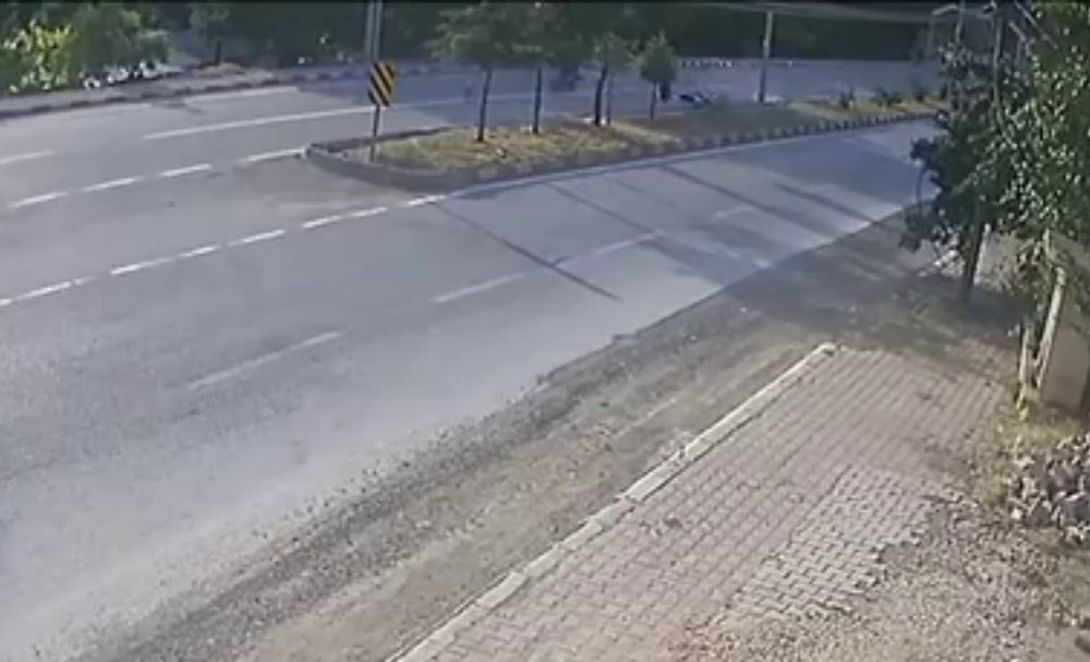 Konya'da motosikletten düşen kişi metrelerce sürüklendi
