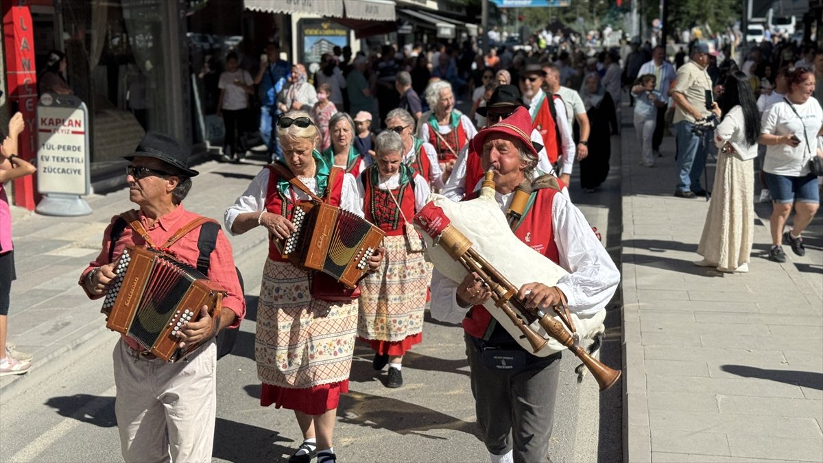 66-uluslararasi-aksehir-nasreddin-hoca-senlikleri-basladi-9.jpg