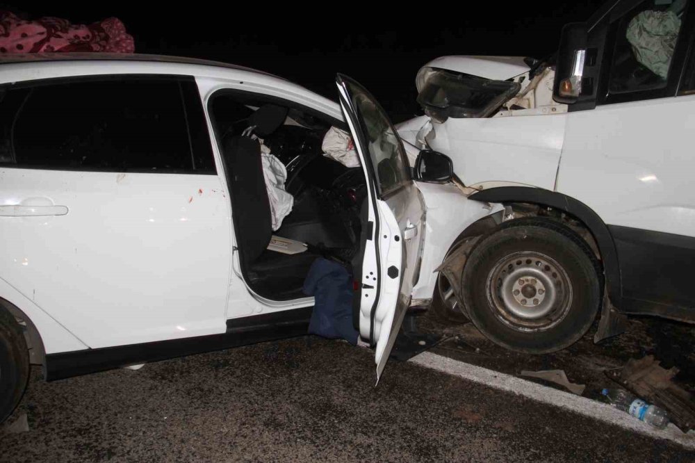 Konya’da can pazarı! 3 araç kazaya karıştı